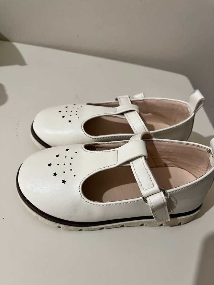 Kız Çocuk Beyaz Tokalı Babet Ayakkabı - Görsel 2