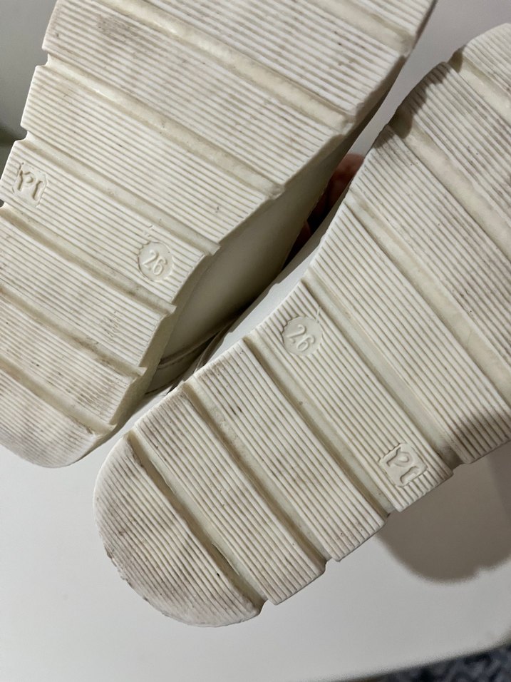 Kız Çocuk Beyaz Tokalı Babet Ayakkabı - Görsel 3