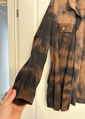 40 Beden Düğmeli Batik Desenli Ceket