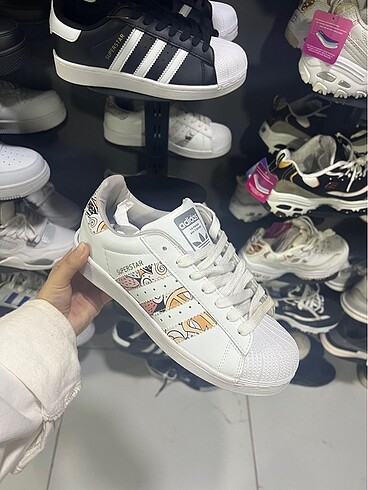 Adidas Süperstar spor ayakkabı