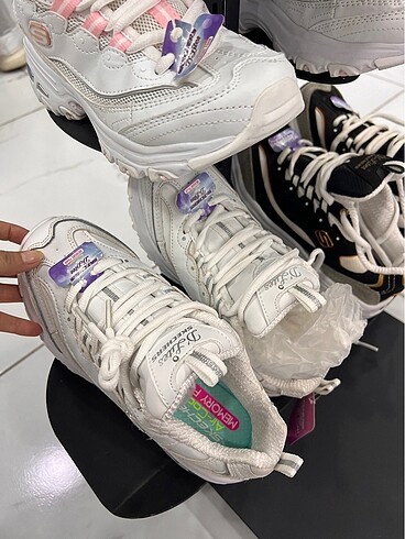 36 Beden Skechers spor ayakkabı