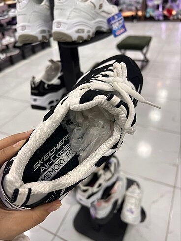 36 Beden siyah Renk Skechers spor ayakkabı