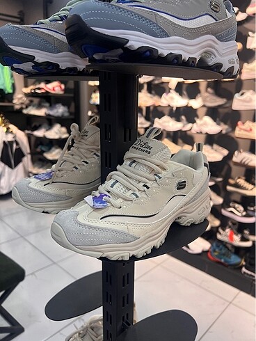37 Beden Skechers spor ayakkabı
