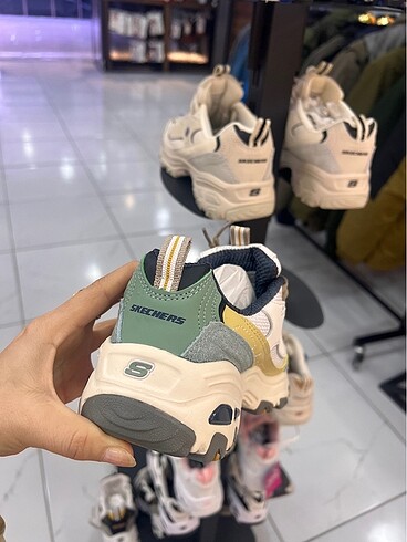 38 Beden yeşil Renk Skechers spor ayakkabı