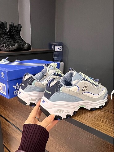 36 Beden Skechers spor ayakkabı