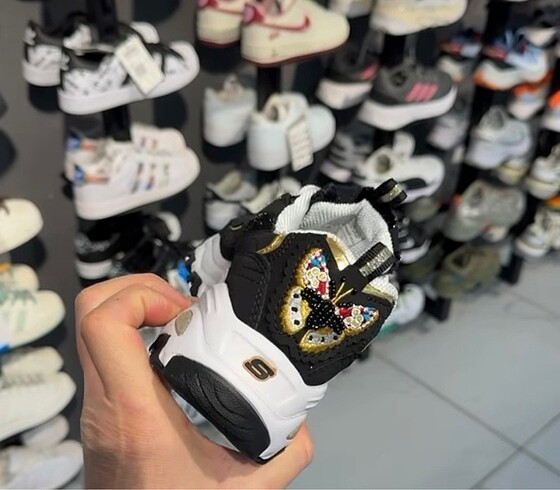 37 Beden siyah Renk Skechers spor