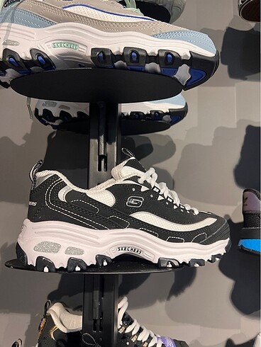 36 Beden Skechers spor