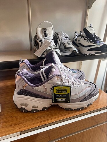 37 Beden Skechers spor