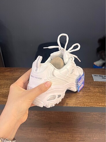 36 Beden Skechers spor