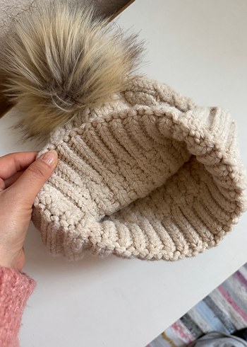 Bej Örgü Kadın Bere Ponponlu - Görsel 2