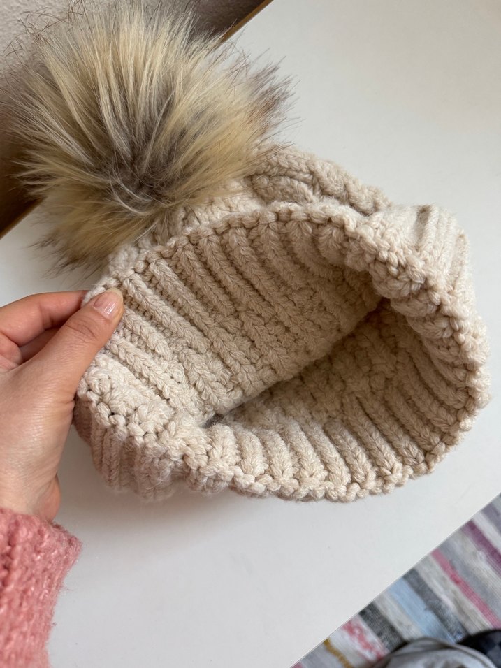 Bej Örgü Kadın Bere Ponponlu - Görsel 2