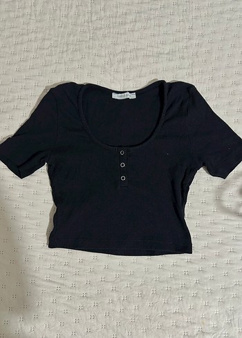 Düğmeli Siyah Kısa Kollu Crop Top