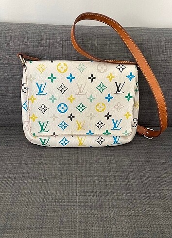 Louis vuitton kol çantası