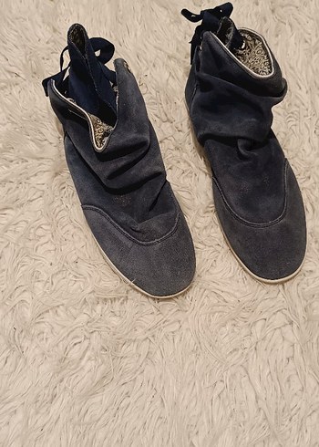 Gri Süet Kadın Dolgu Topuklu Botlar