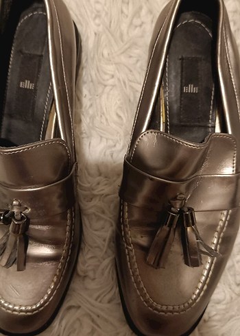 Bej Deri Püsküllü Kadın Loafer