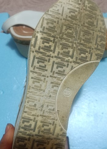 Beyaz Rugan Dolgu Topuklu Kadın Klasik Ayakkabı - Görsel 10