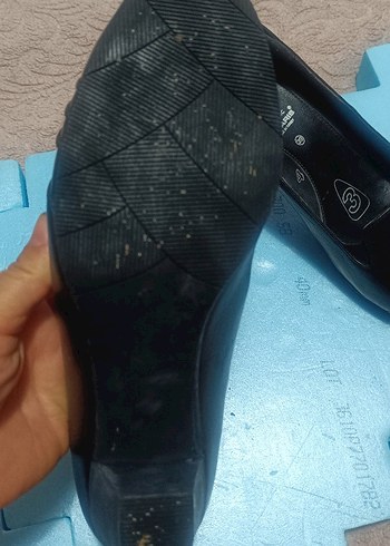 Beyaz Rugan Dolgu Topuklu Kadın Klasik Ayakkabı - Görsel 2