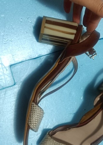 Beyaz Rugan Dolgu Topuklu Kadın Klasik Ayakkabı - Görsel 7