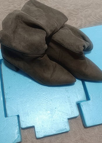 Siyah Süet Tokalı Gotik Topuklu Kadın Bot - Görsel 7