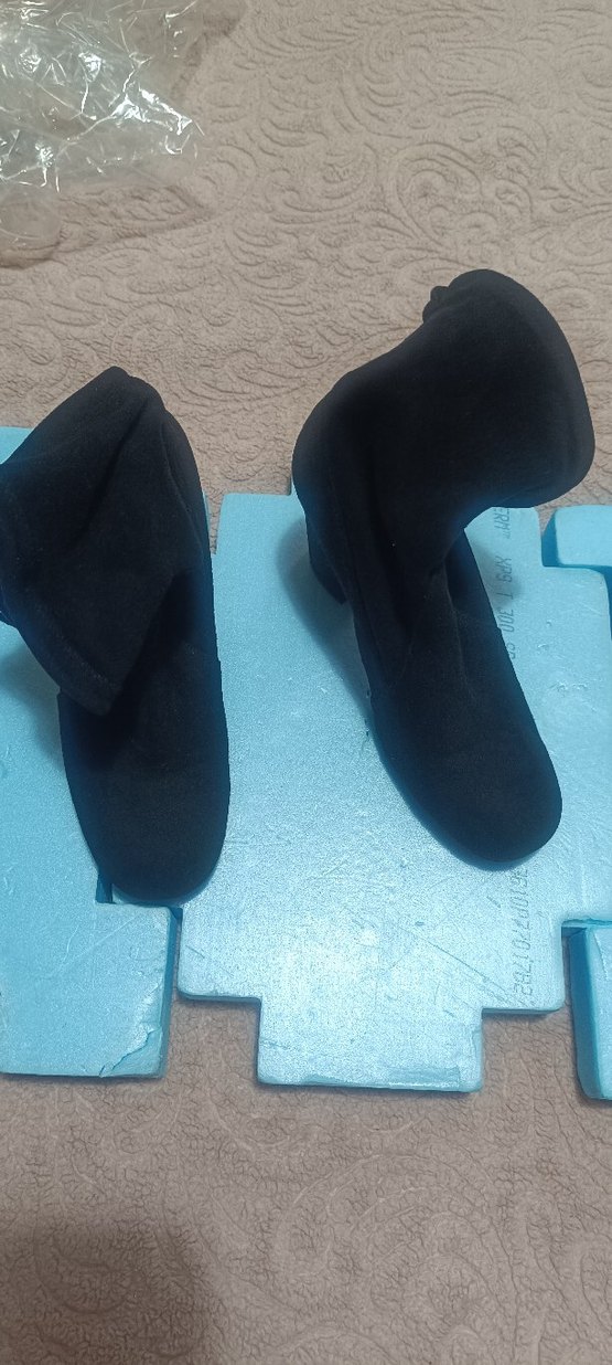 Siyah Süet Tokalı Gotik Topuklu Kadın Bot - Görsel 4