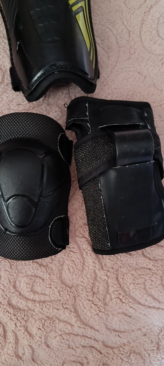 Yılan Desenli Siyah Motosiklet Diz Koruyucu - Görsel 5