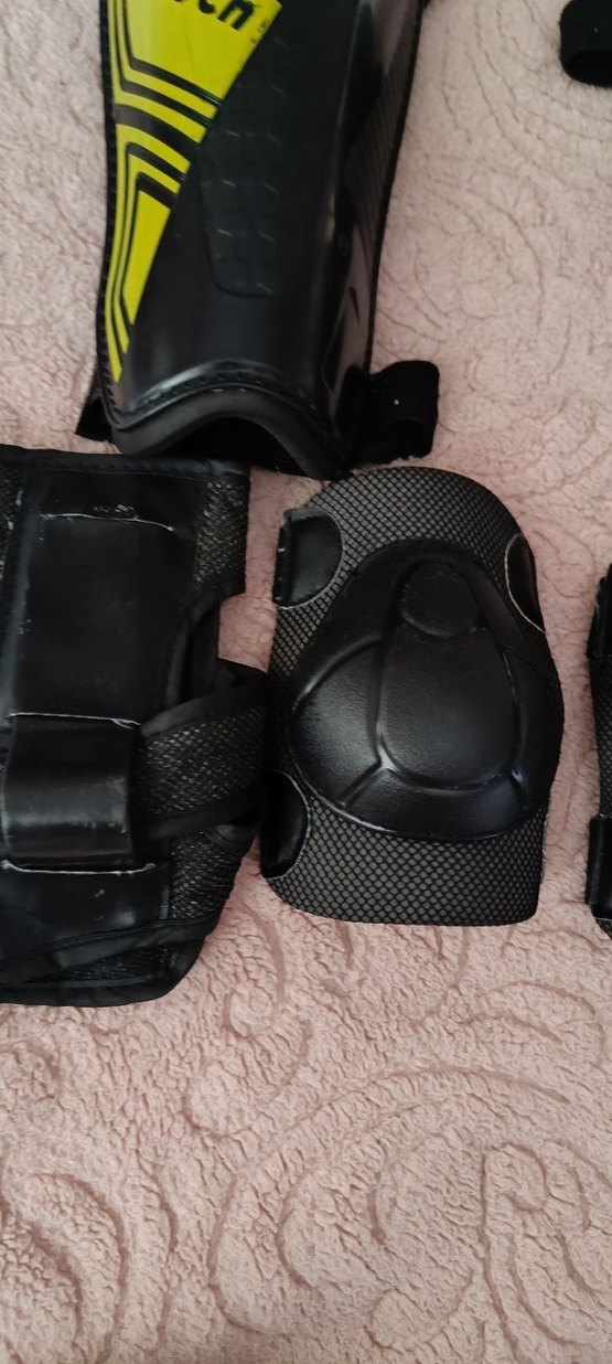 Yılan Desenli Siyah Motosiklet Diz Koruyucu - Görsel 4