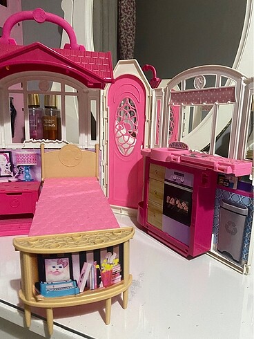  Beden Barbie portatif ev