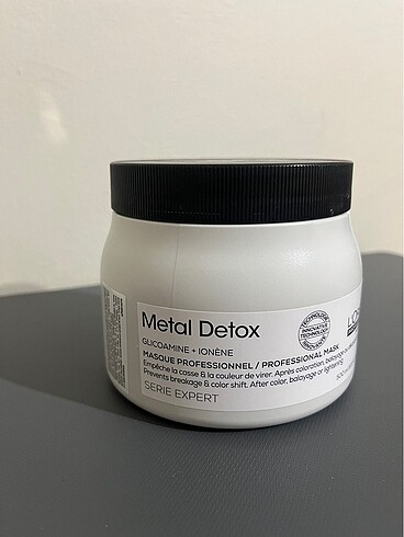 Loreal metal detox maske