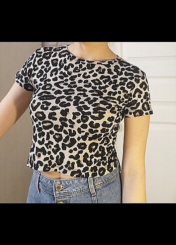Leopar Desenli Crop Tişört 