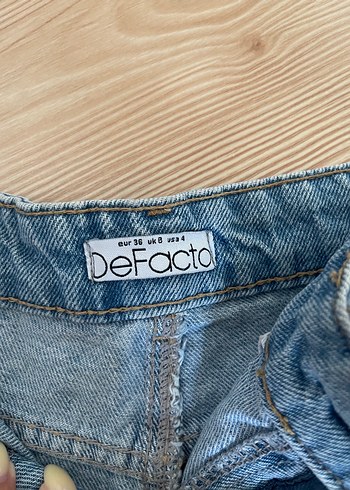 Defacto Yıpranmış Mavi Kadın Mini Denim Şort