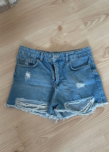 Yıpranmış Mavi Kadın Mini Denim Şort