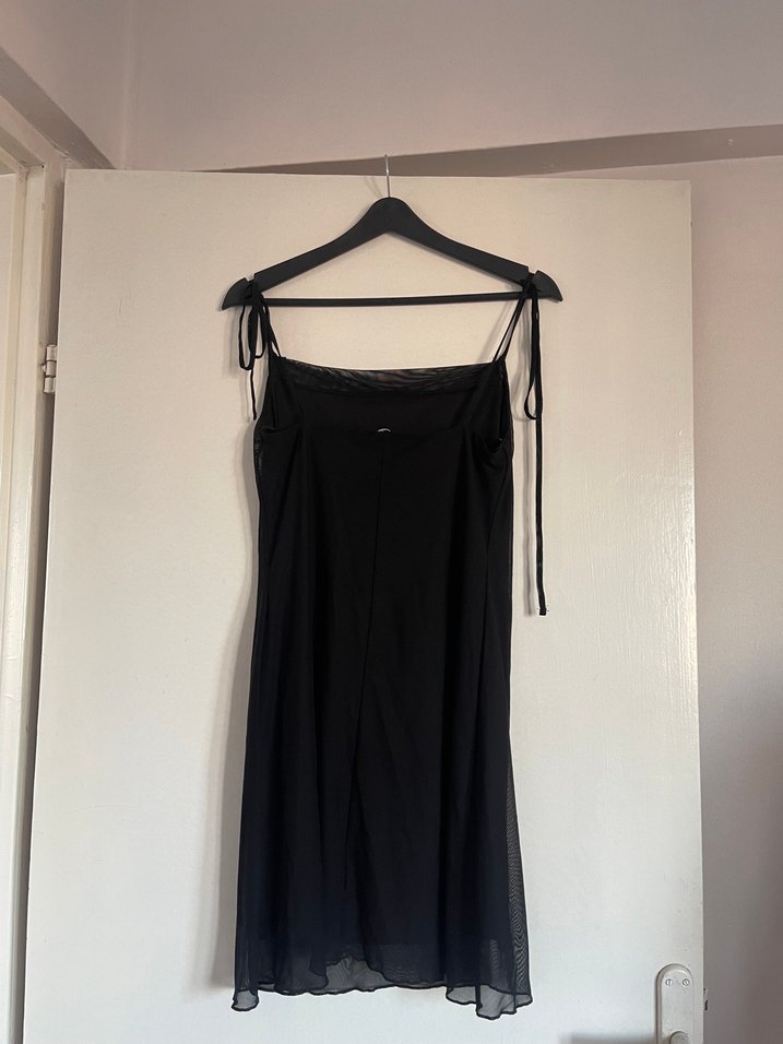 Kısa gece elbisesi - Görsel 3