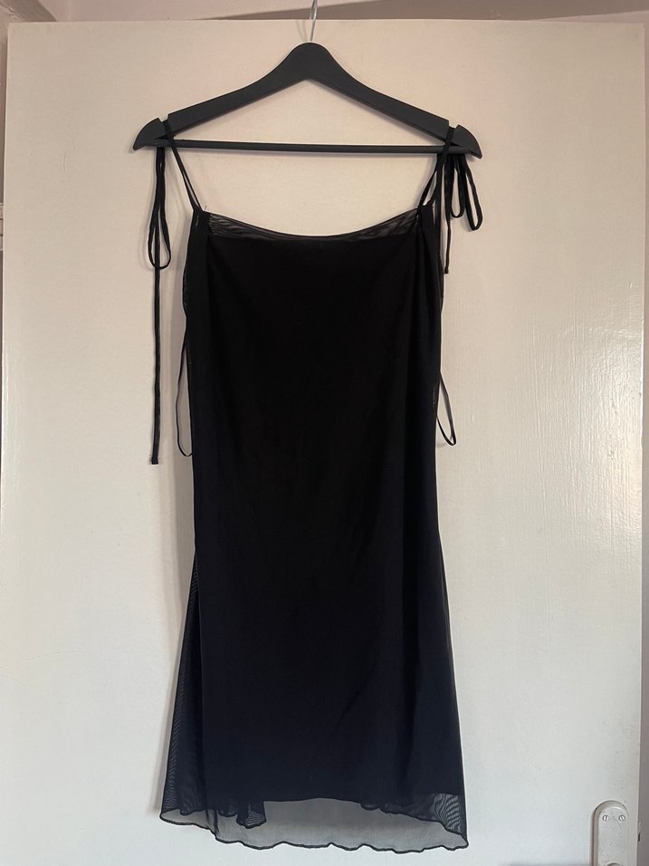 Kısa gece elbisesi - Görsel 2