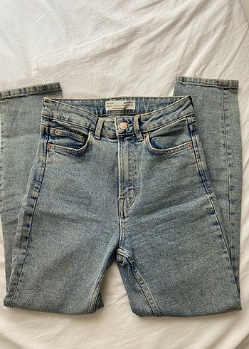 Stradivarius mom jean