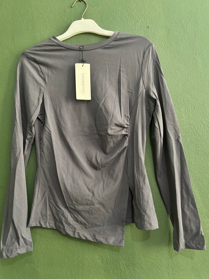 Gri Uzun Kollu Kadın Bluz - Görsel 3