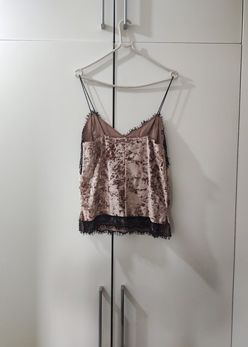 Pembe kadife Bershka askılı üst - siyah dantelli - Görsel 4