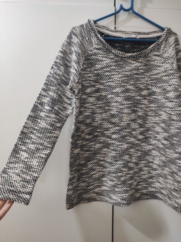 DeFacto siyah ve beyaz desenli uzun kollu kadın kazak - Görsel 2