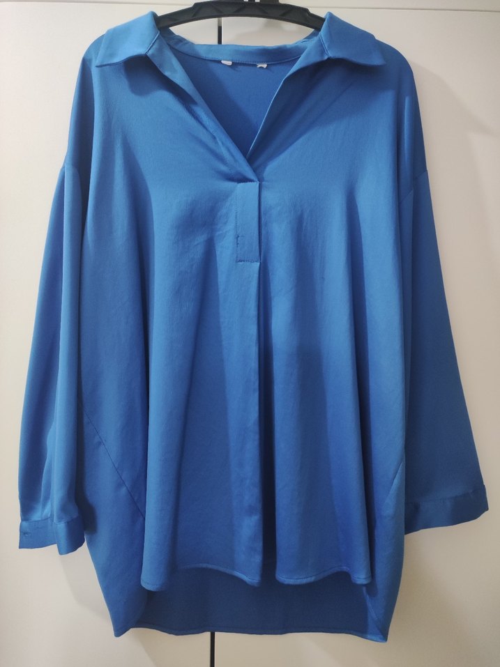 Koyu mavi V Yaka Uzun Kollu Koton kadın gömlek - Görsel 5