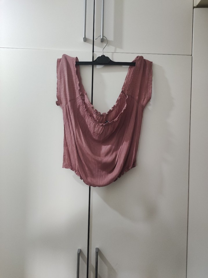 Omuzları açık kısa kollu drapeli Pembe Bluz - Görsel 5