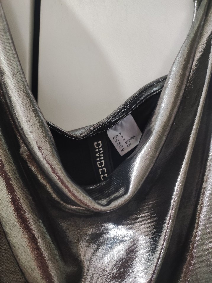 H&M Divided parlak gri metalik kadın askılı üst - Görsel 4