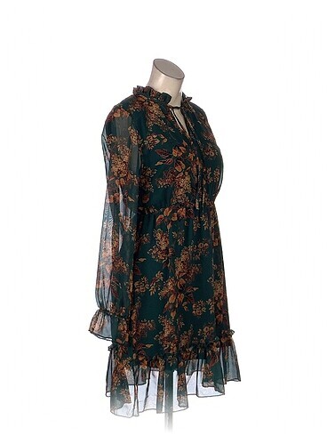 Diğer PreLoved Kısa Elbise %70 İndirimli.
