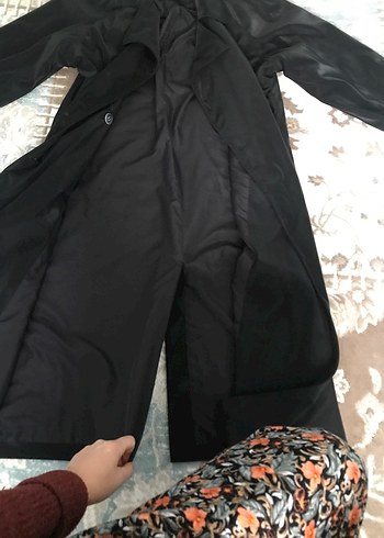 Kadın Siyah Uzun Düğmeli  kuşaklı Trençkot - Görsel 2