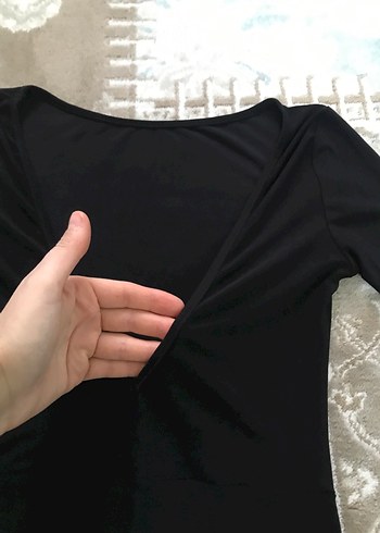 Uzun kollu yırtmaçlı sırt dekolteli siyah elbise - Görsel 4