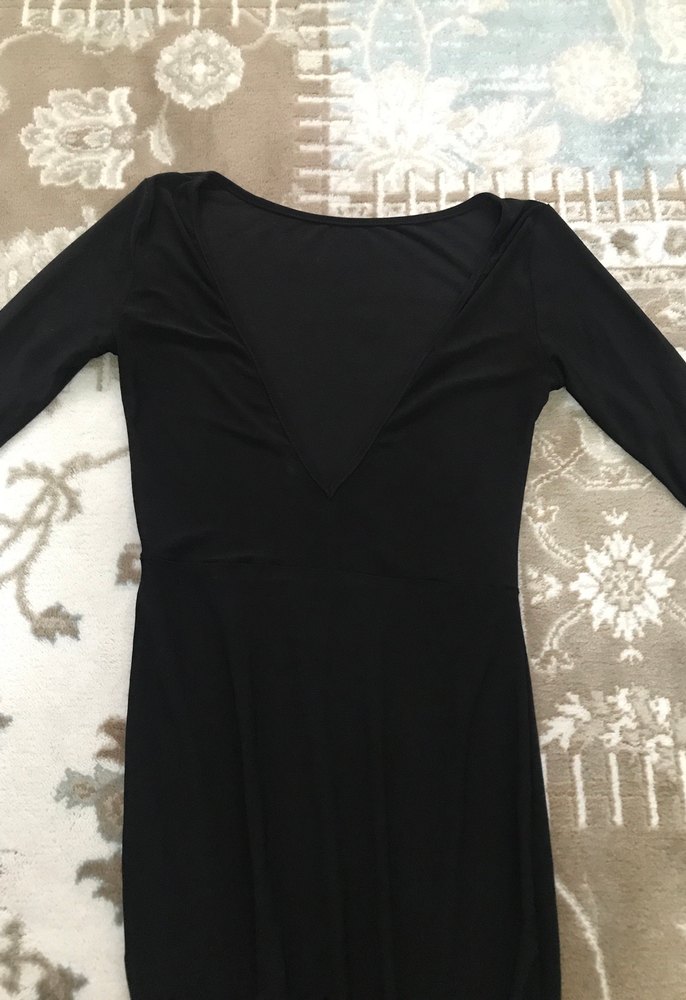 Uzun kollu yırtmaçlı sırt dekolteli siyah elbise - Görsel 3