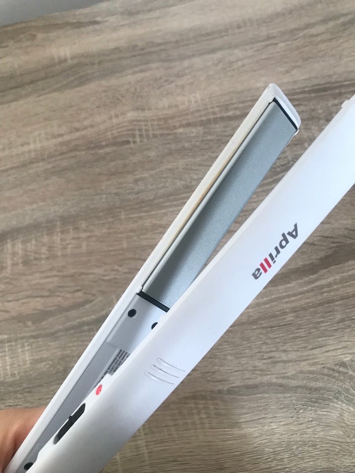 Beyaz Gri Saç Düzleştirici - Görsel 4