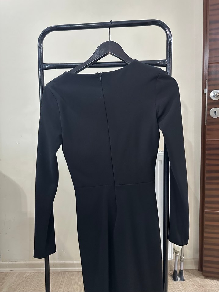 Siyah Drapeli V Yakalı Midi Elbise - Görsel 4