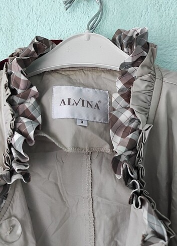 Alvina Trençkot
