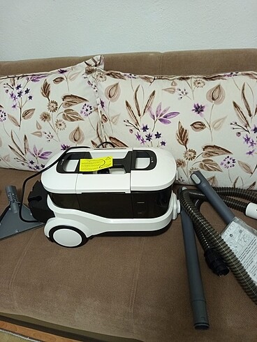 Halı ve koltuk yıkama makinesi