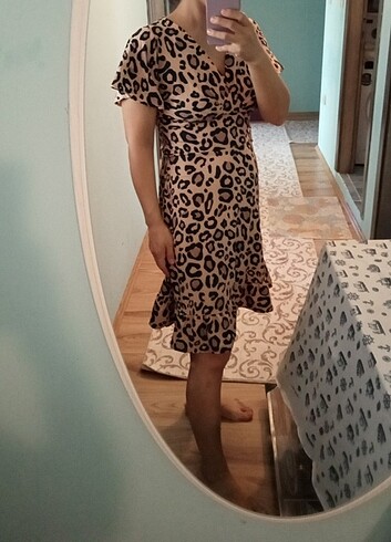 Sezonun gözdesi leopar elbise