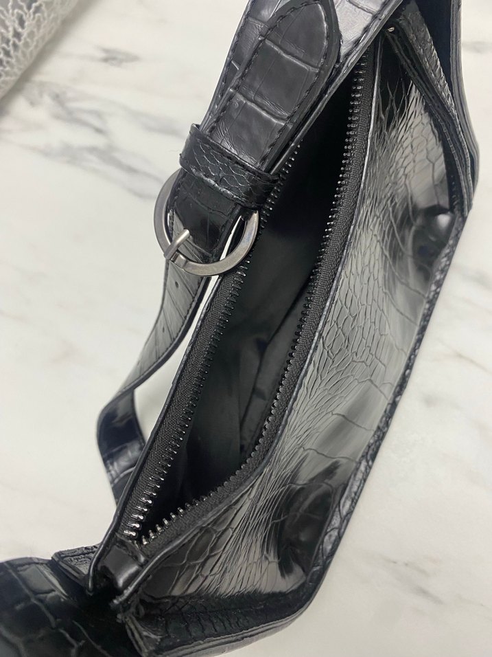 Siyah Deri Yılan Desenli Kemerli Çanta - Görsel 3